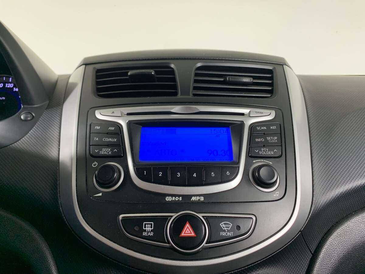 Купить Hyundai Solaris, 2013, 213 324 км, фото №13