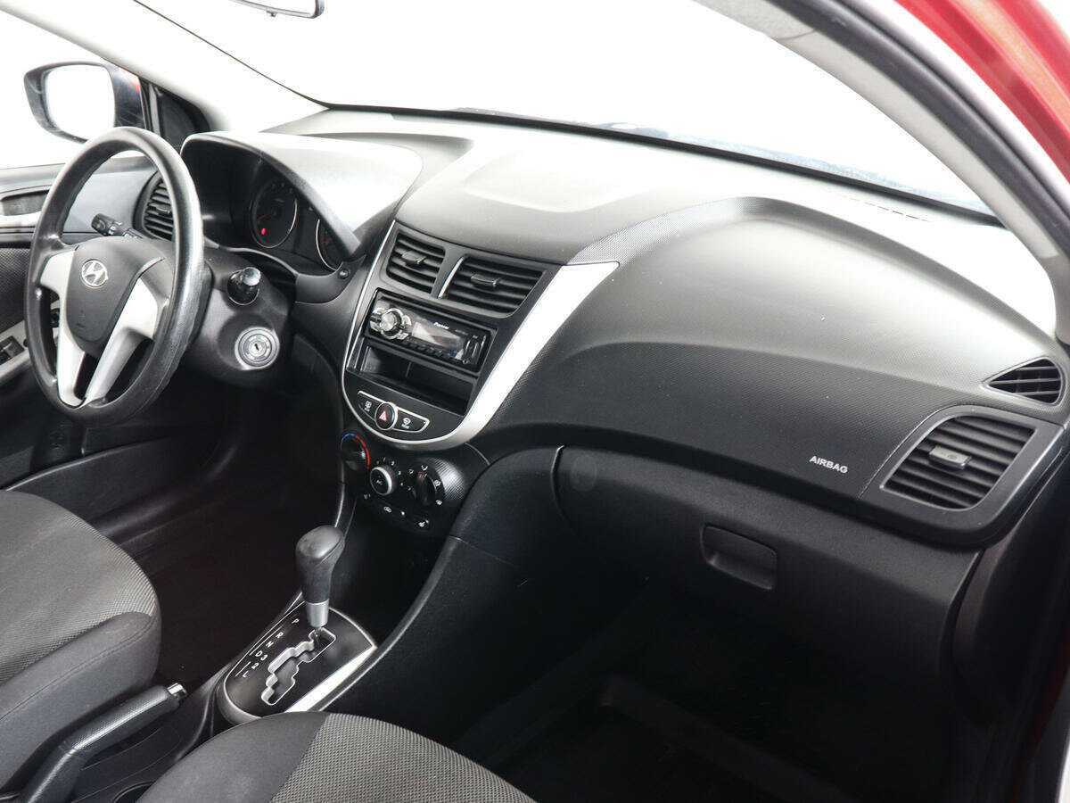 Купить Hyundai Solaris, 2012, 228 913 км, фото №6