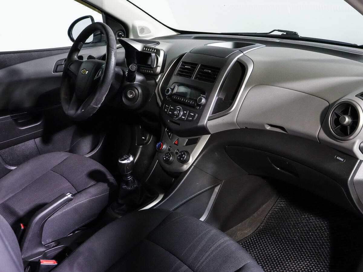 Купить Chevrolet Aveo, 2012, 124 188 км, фото №7