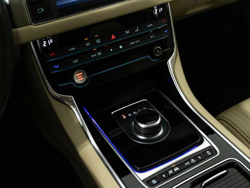 Купить Jaguar XF, 2017, 90 999 км, фото №18