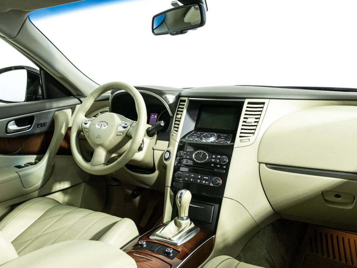 Купить Infiniti FX30d, 2012, 112 179 км, фото №9