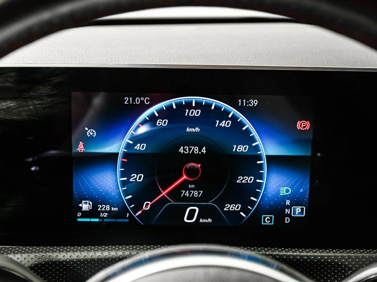 Купить Mercedes-Benz CLA 200, 2019, 74 785 км, фото №10