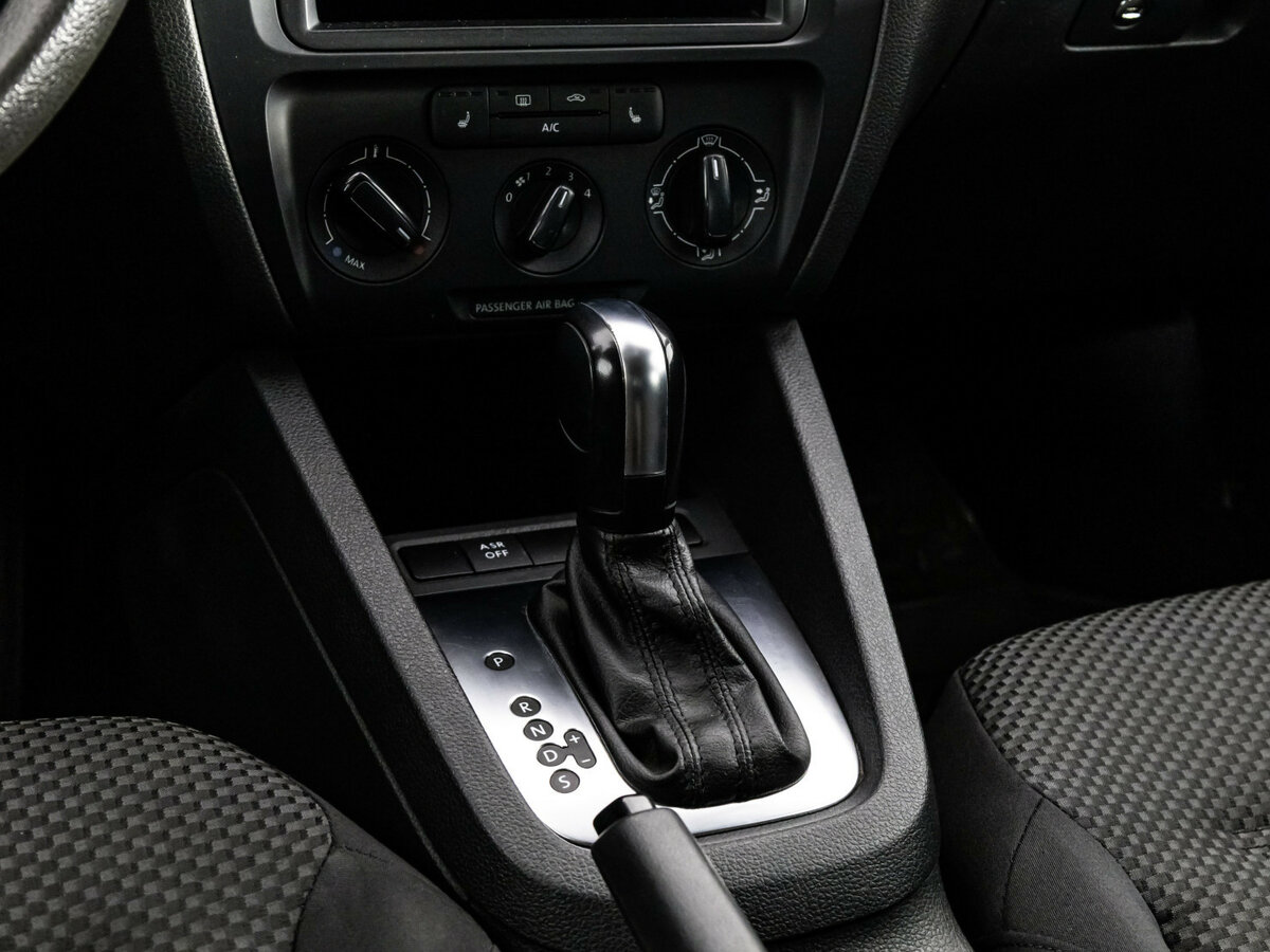 Купить Volkswagen Jetta VI, 2013, 206 100 км, фото №9