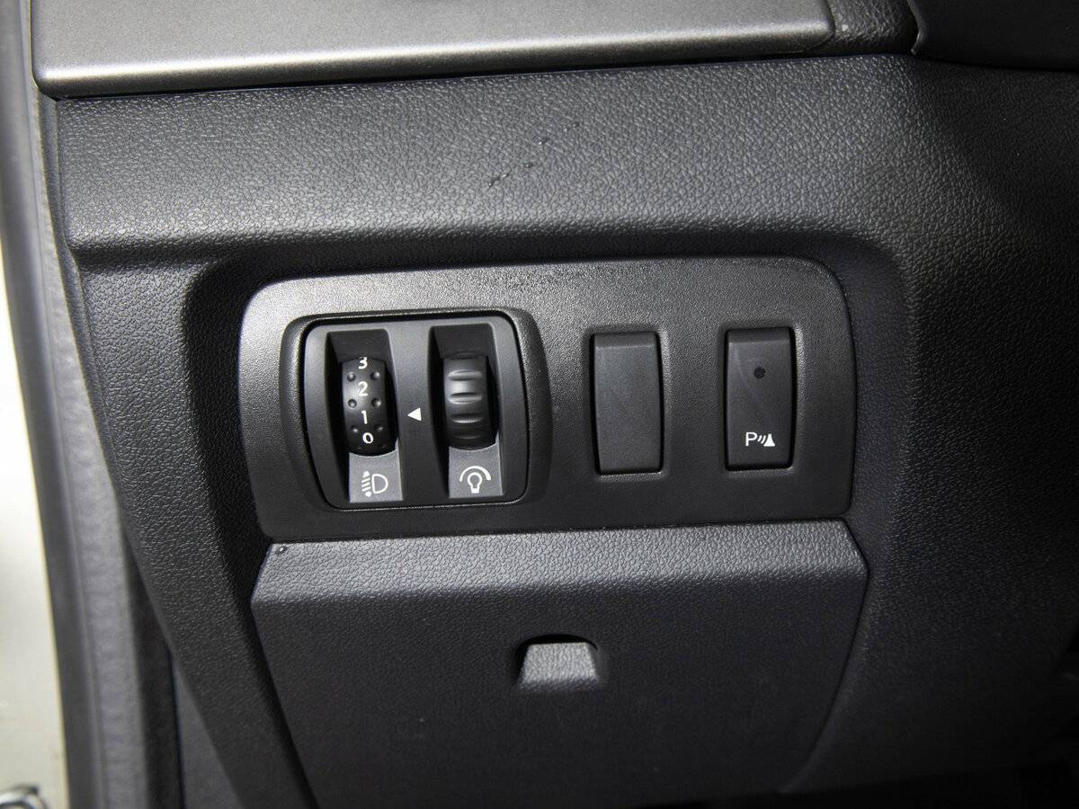 Купить Renault Fluence I Рестайлинг, 2014, 112 650 км, фото №11