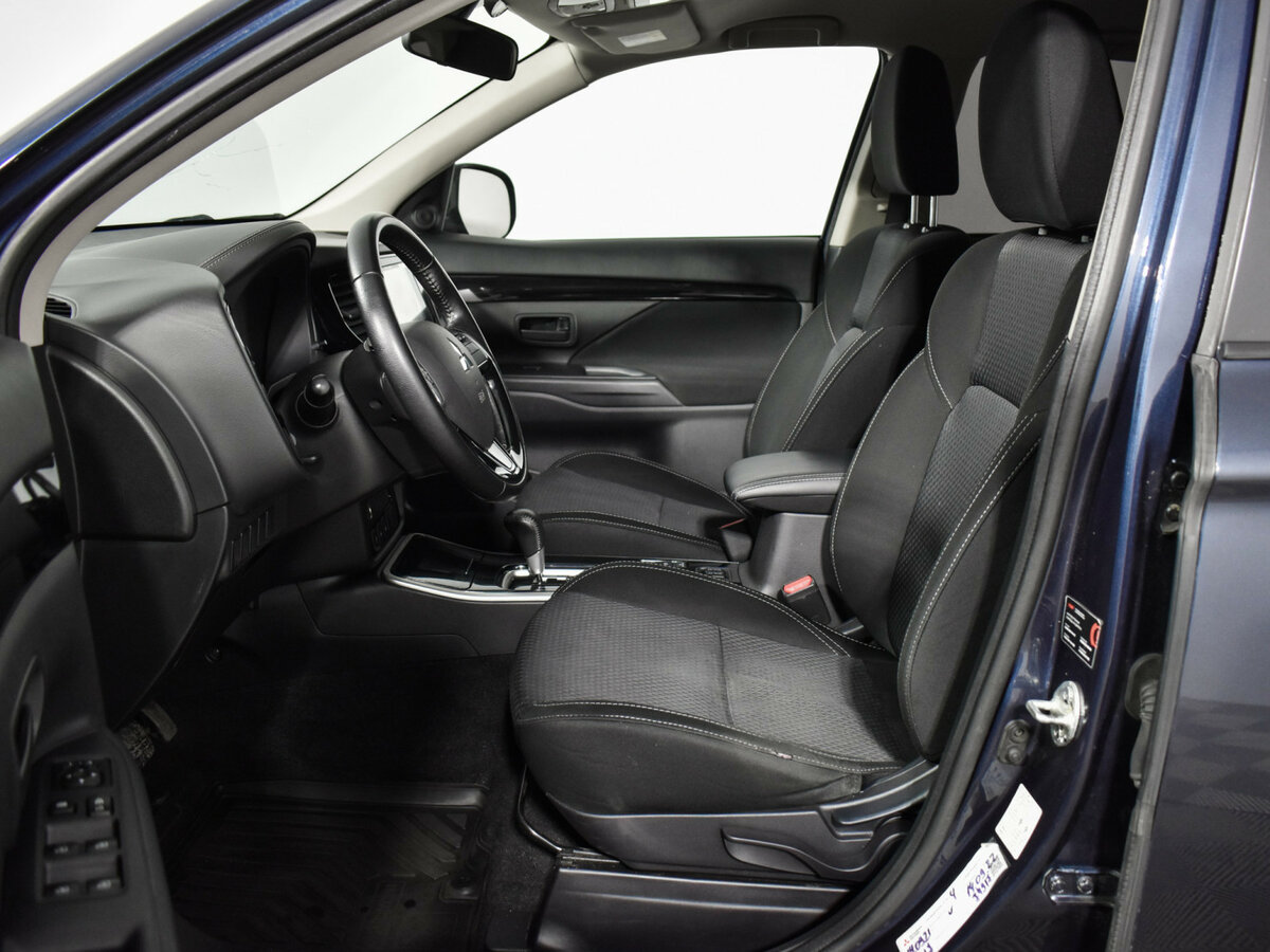 Купить Mitsubishi Outlander III Рестайлинг 3, 2019, 140 400 км, фото №10